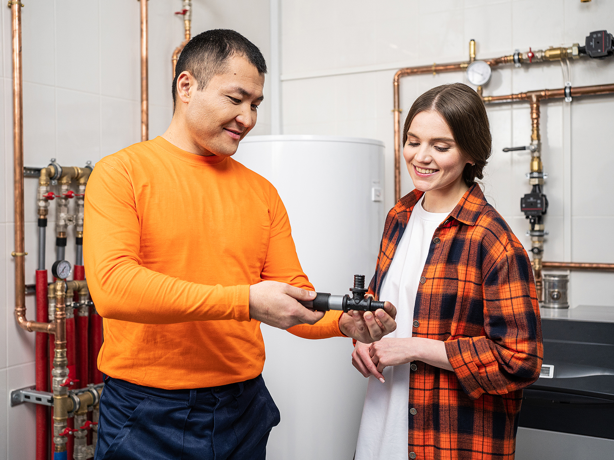 Монтажник и заказчик